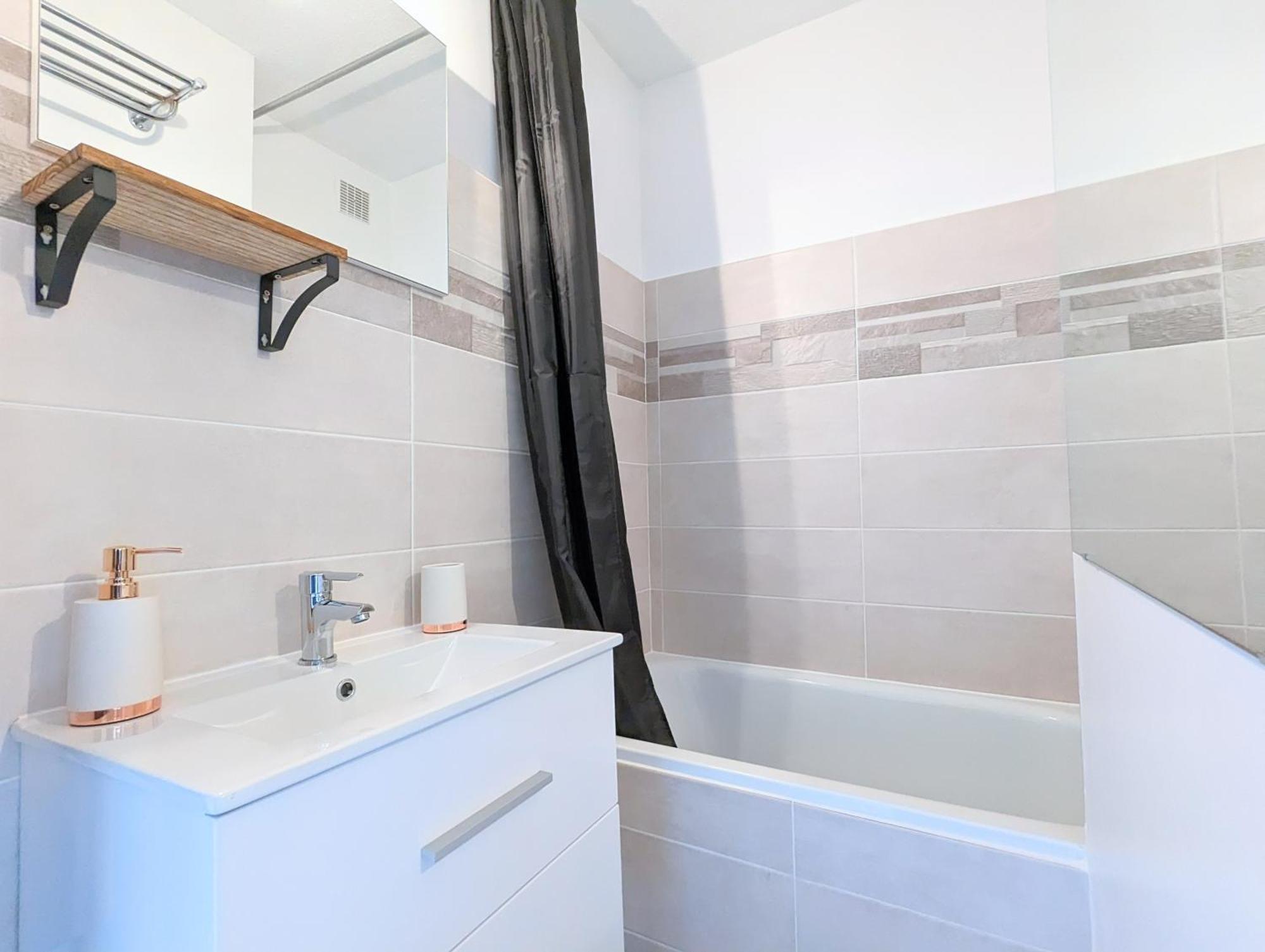 Appartement Au Calme + Parking 阿格德 外观 照片